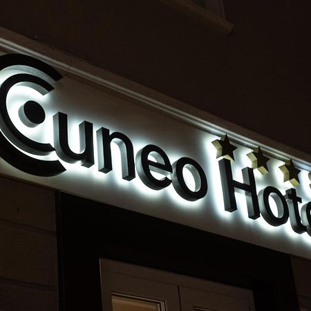 Cuneo Hotel ภายนอก รูปภาพ