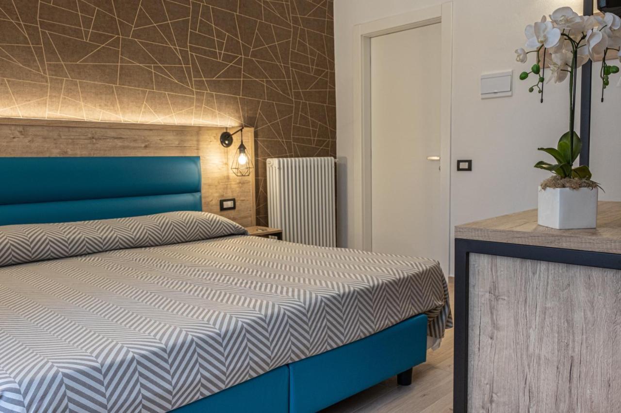 Cuneo Hotel ภายนอก รูปภาพ