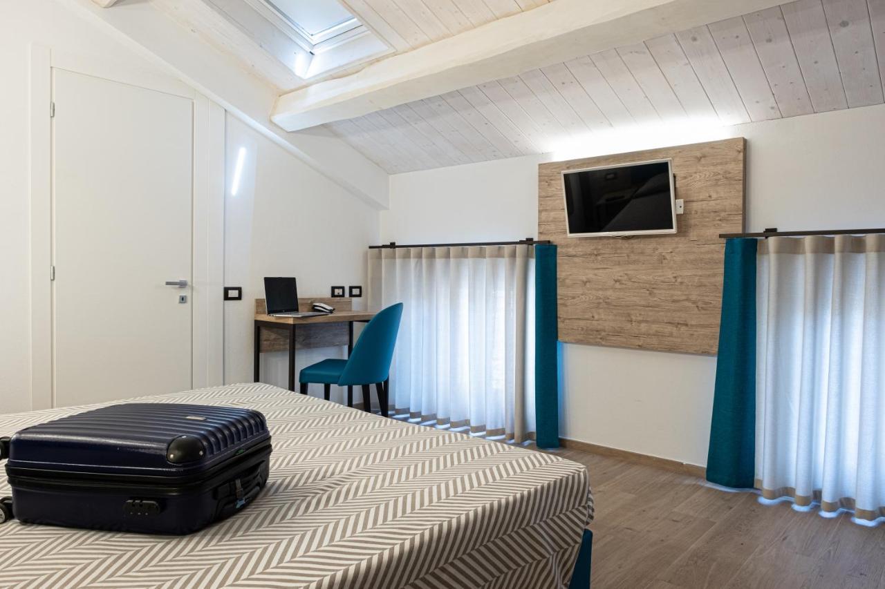 Cuneo Hotel ภายนอก รูปภาพ