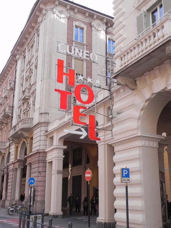 Cuneo Hotel ภายนอก รูปภาพ