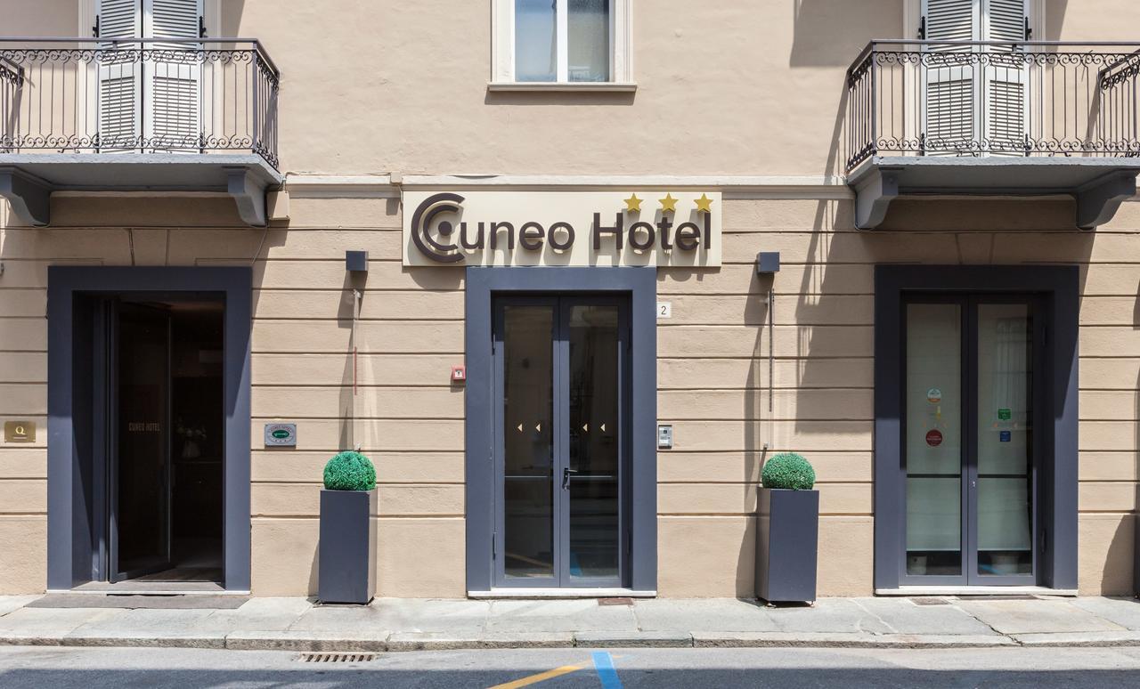 Cuneo Hotel ภายนอก รูปภาพ
