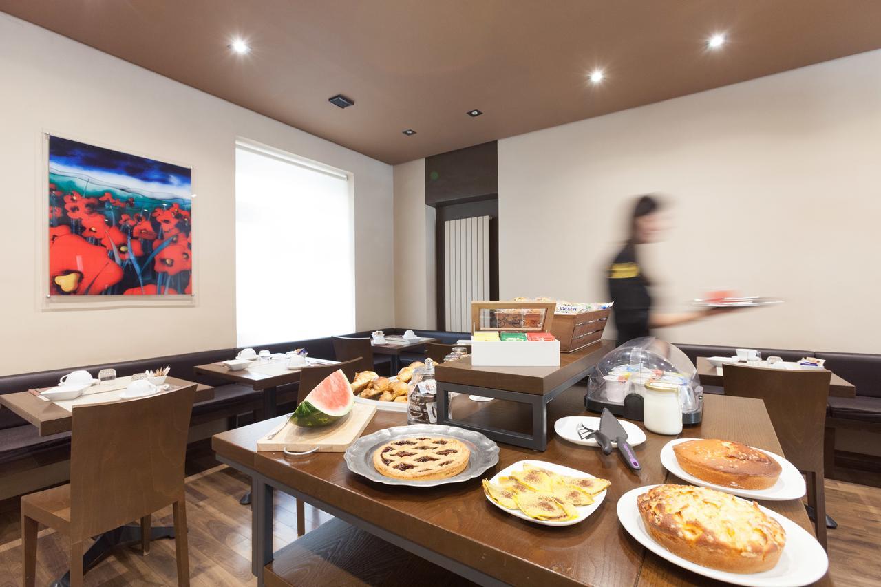 Cuneo Hotel ภายนอก รูปภาพ