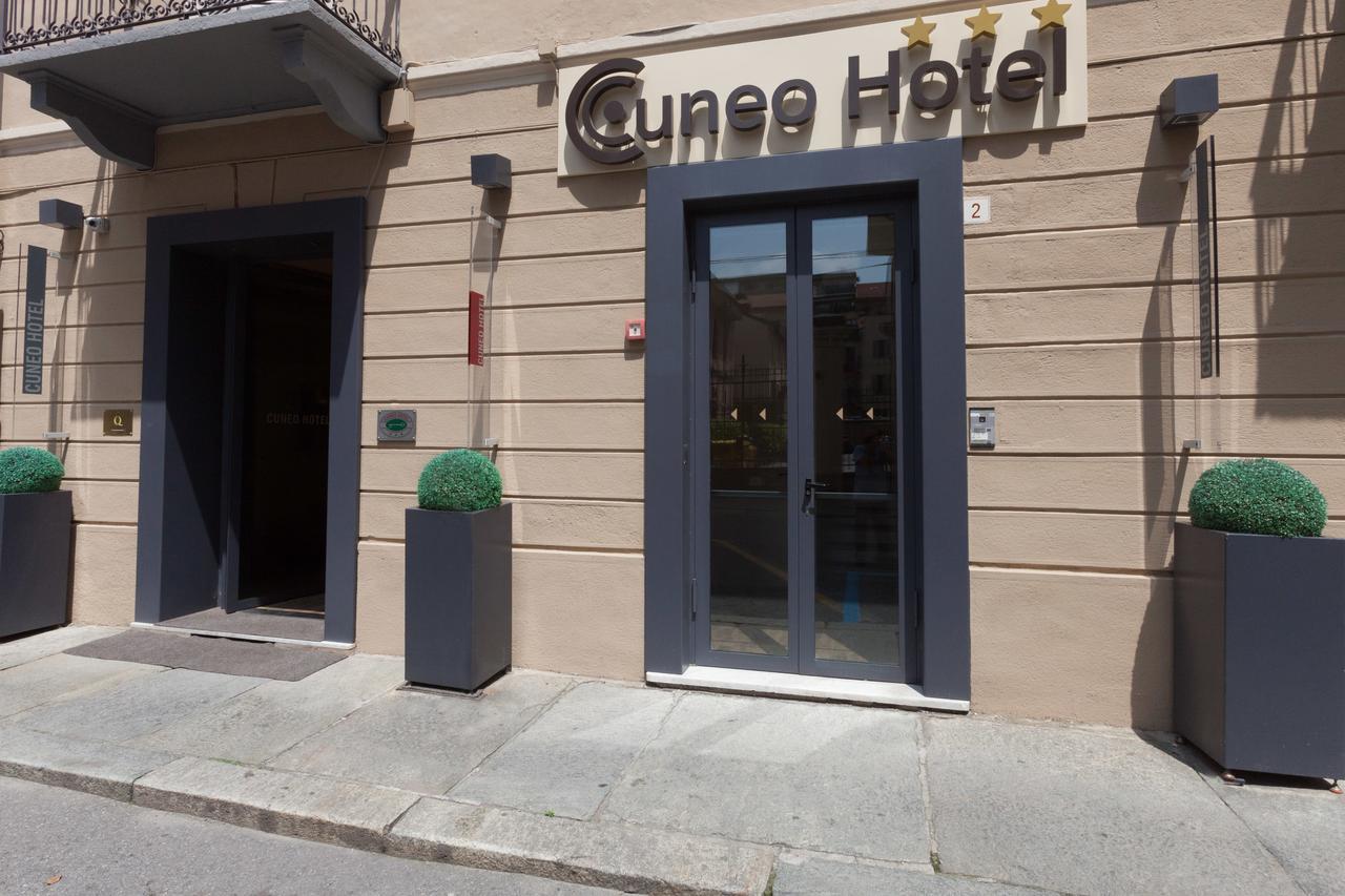 Cuneo Hotel ภายนอก รูปภาพ